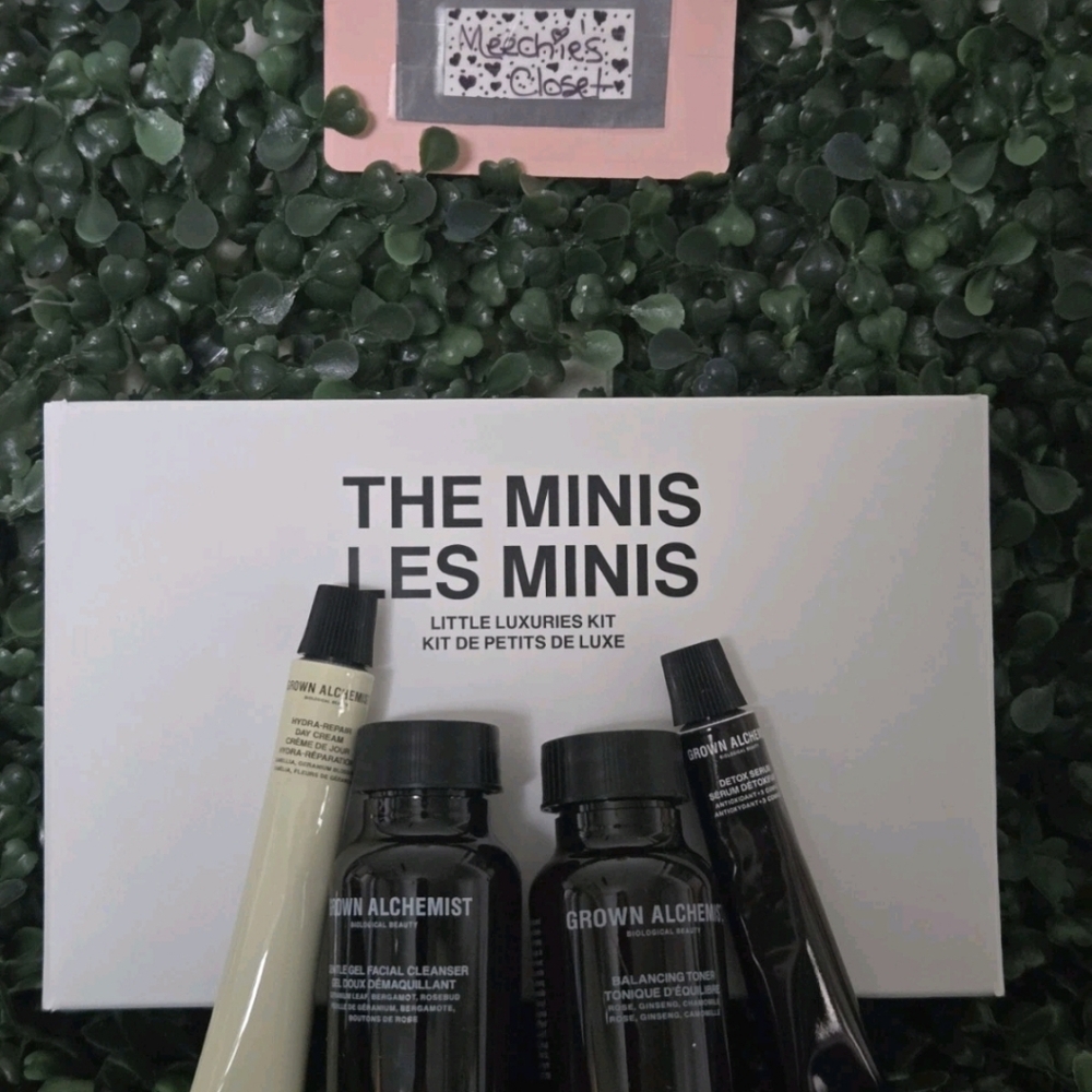 NIB Grown Alchemist The Minis Little Luxuries Kit 